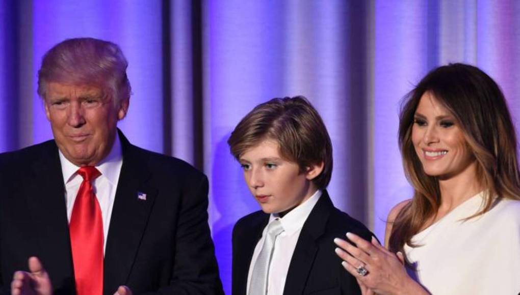 Su madre, la ex modelo Melania Trump, ha defendido la privacidad de su hijo que ha crecido alejado de las cámaras, en contraste con sus hermanos mayores, Donald Jr., Eric, Ivanka y Tiffany.