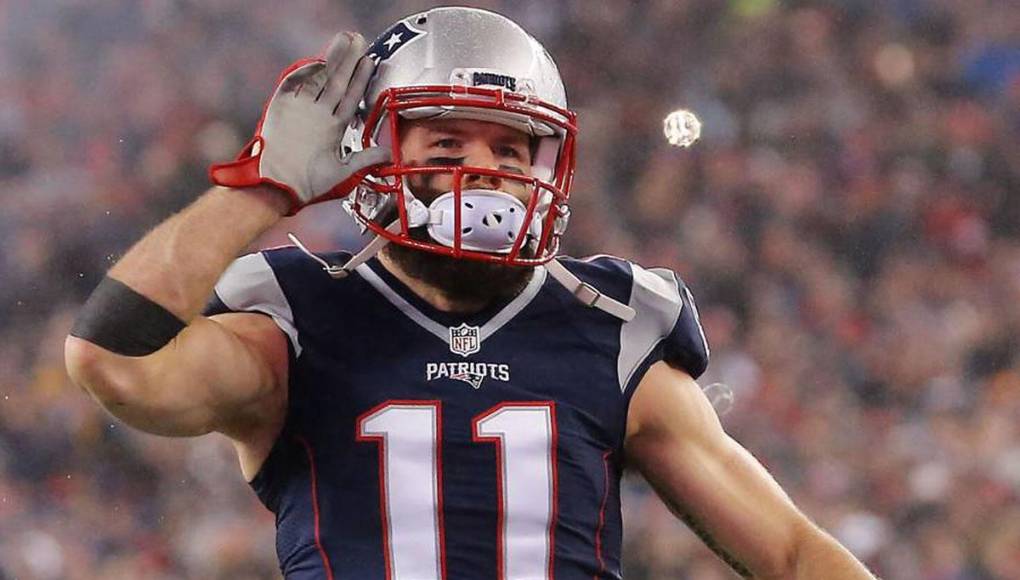 Edelman es un exjugador profesional de fútbol americano, desempeñándose en la posición de wide receiver, y militando toda su carrera en los New England Patriots de la National Football League (NFL) hasta el 12 de abril de 2021 que anunció su salida del equipo por contrato finalizado y ese día anunció también su retiro a los 34 años de edad.