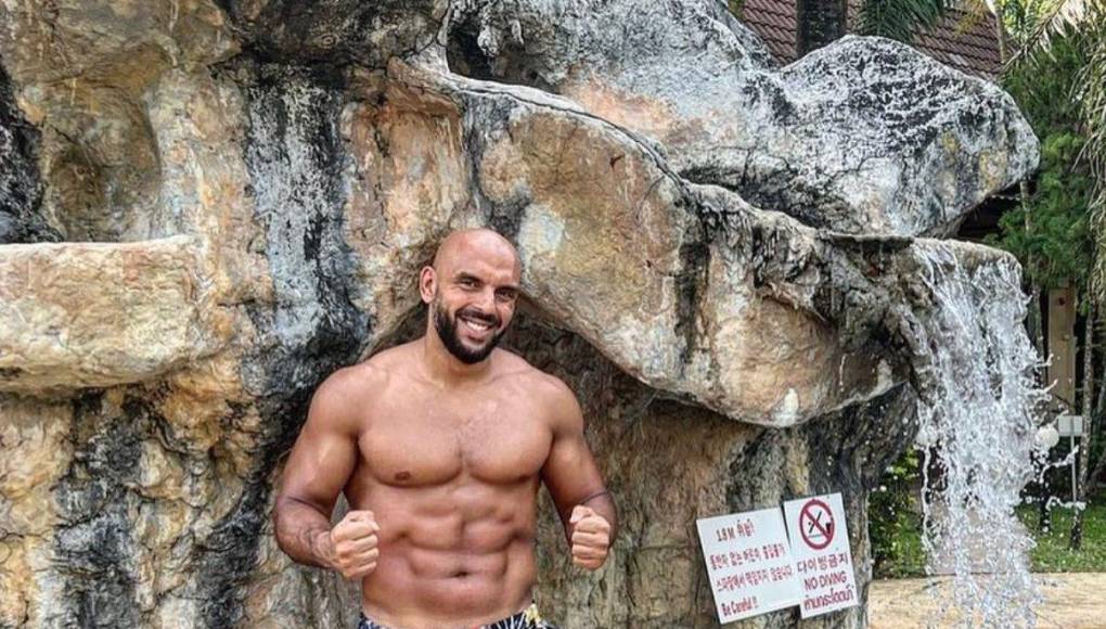 La marca VOCLAIN, que oficialmente se lanzará al mercado este 9 de abril de 2024, promete ofrecer una colección que fusiona lo urbano con el lujo, además de destacar por su compromiso con la sostenibilidad