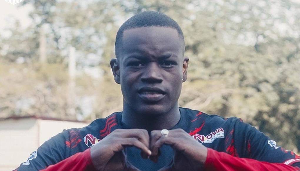 Lauro Chimilio (20 años / Mediocampista): Siempre fue titular a pesar de su juego férreo. Colaboró con la causa cocotera en 33 partidos y tuvo un rendimiento regular.