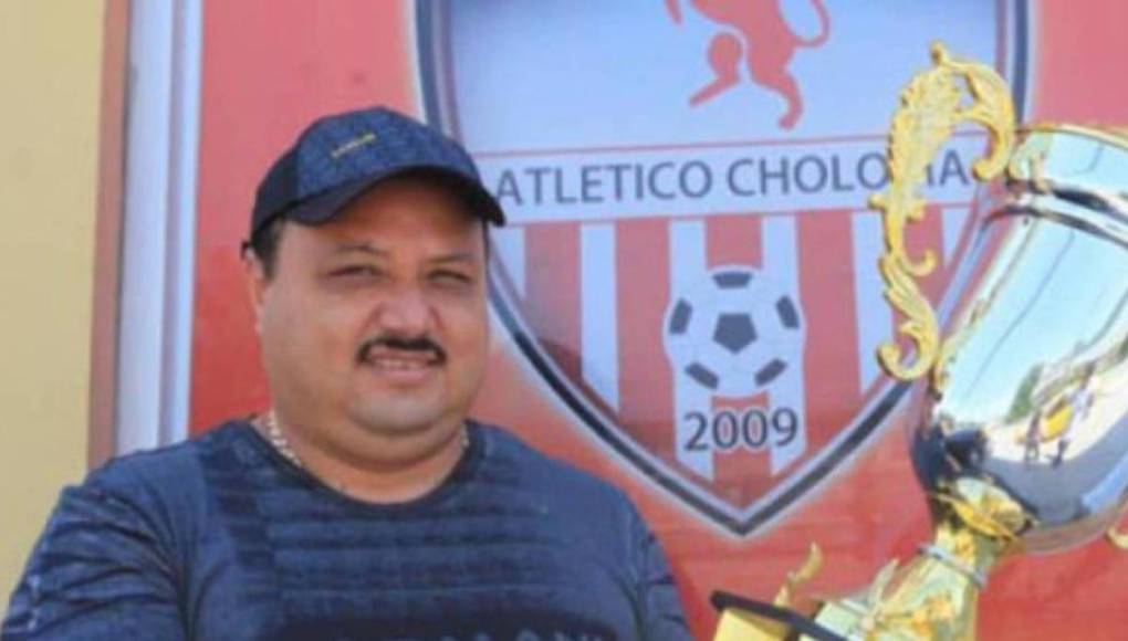 Según lo familiares de Hernández, alrededor de las 10:20 de la noche del sábado él se encontraba con unos amigos en la estación de gas cuando llegaron unos individuos en una camioneta negra.