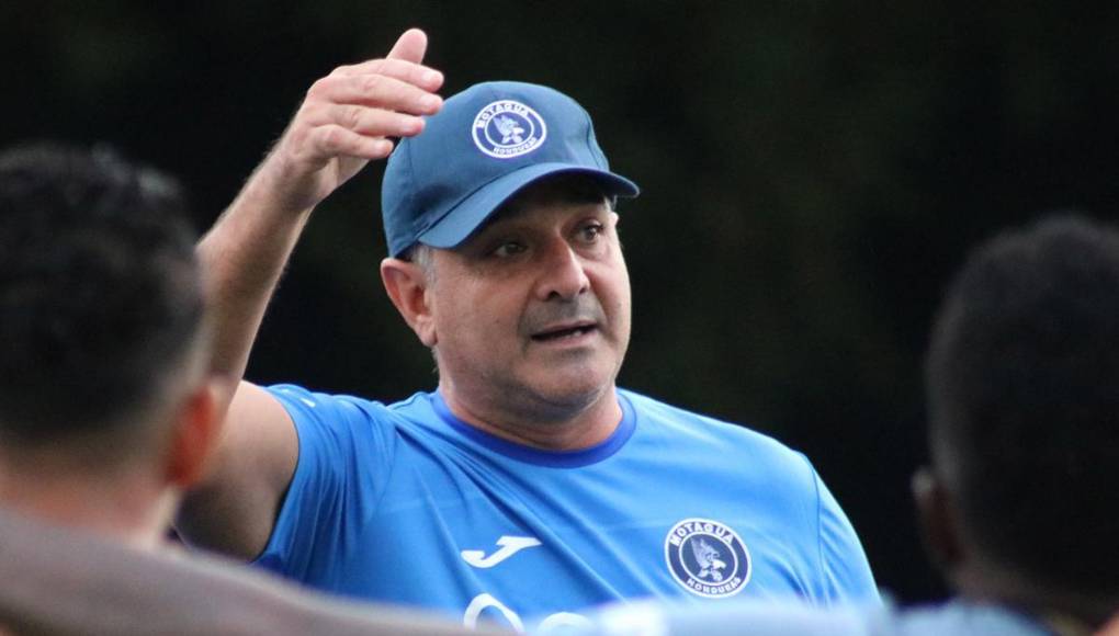 Diego Vázquez: Seguirá al frente del Motagua y en las próximas horas presentará un informe a la dirigencia del cuadro azul en donde va a notificar la lista de bajas. 