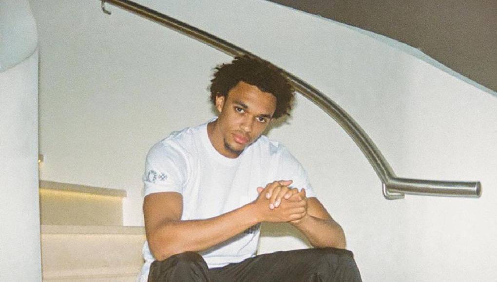 Una fuente cercana al jugador contó el calvario que ha estado viviendo el futbolista del Liverpool.