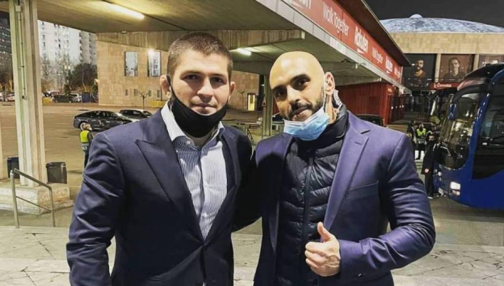 Una de las curiosidades en la cuenta de Instagram del guardaespaldas de Messi es un posteo en las afueras del Camp Nou en Barcelona, el que fuera la casa de Messi por muchos años.