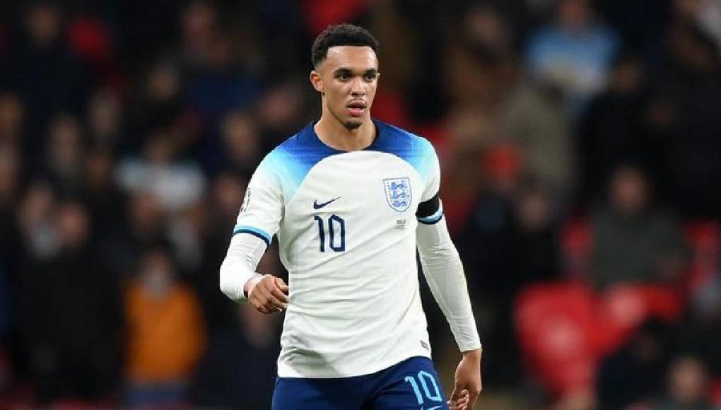 Asimismo, se ha revisado su correo después de recibir cartas y material obsceno por parte de la mujer a Trent Alexander Arnold.