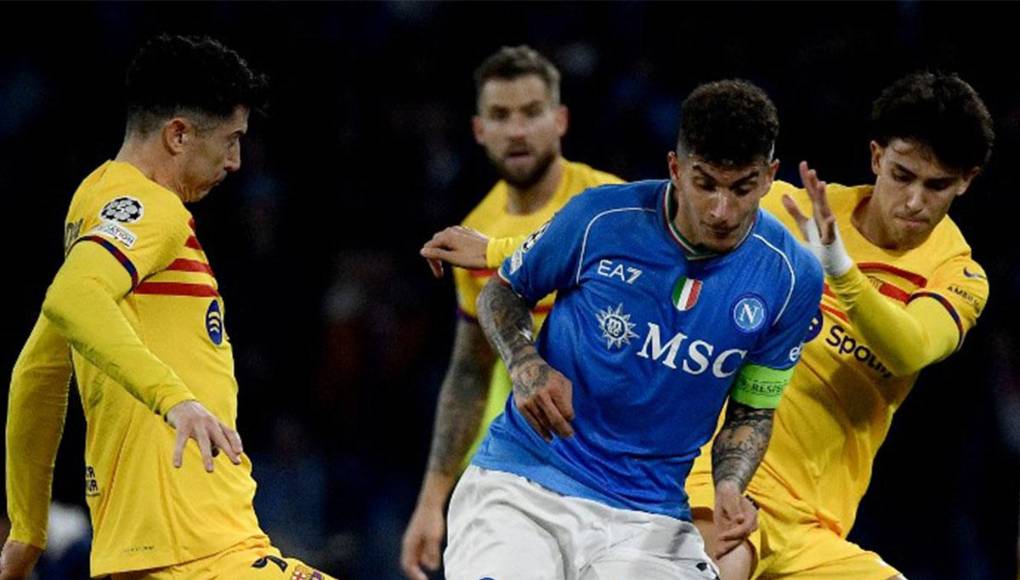 El <b>Barcelona</b> no pudo pasar del empate 1-1 en el campo del Napoli, en la ida de octavos de final de la Champions, dejando la eliminatoria completamente abierta para la vuelta.