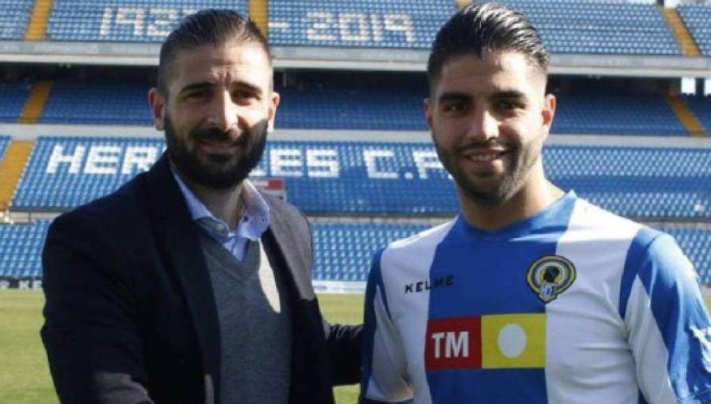 En el 2022 registró su última aparición en el fútbol tras militar cinco partidos con Torre del Mar, equipo de la UD Tercera División de España.