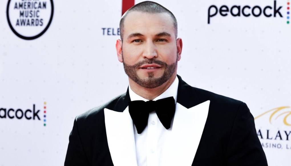 Pero recientemente, Rafael Amaya dejó boquiabiertos a sus seguidores al anunciar que se va de la serie y de la empresa. Él mismo confirmó la noticia a la revista una revista de farándula y entretenimiento.