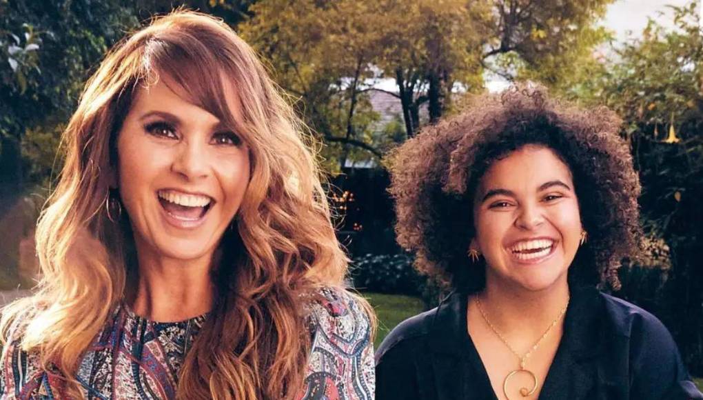 “Así es, ni nos conocen, ni los conocemos, afortunadamente. No nos importan. Lo único que nos importa es apoyarnos y amarnos. Que vivan las mujeres y las personas que respetan a los demás”, subrayó.