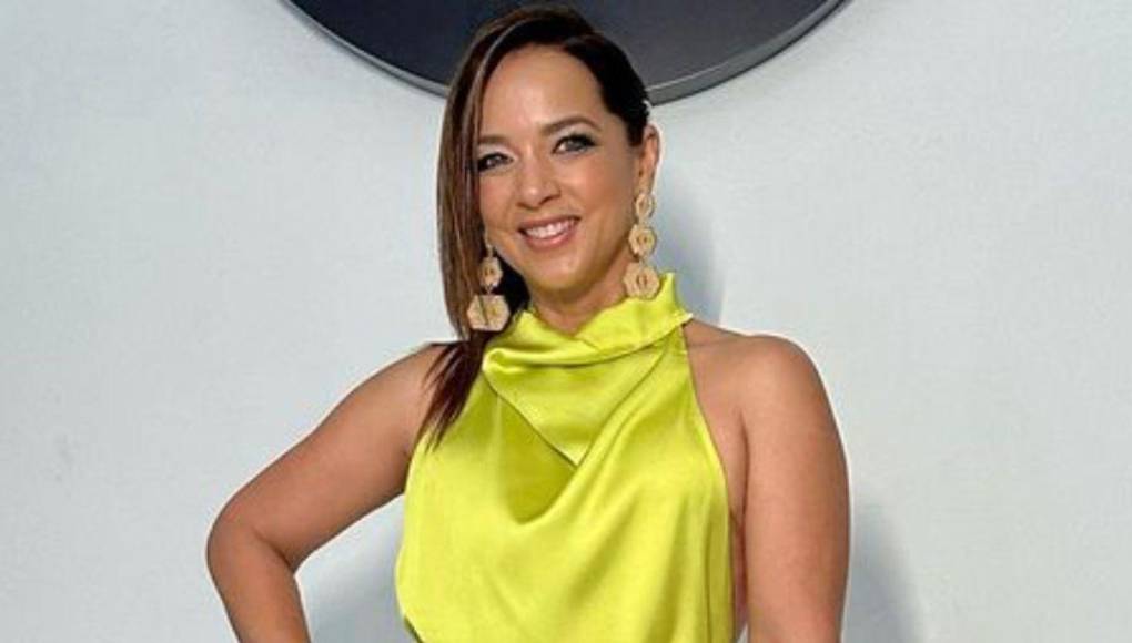 Adamari mencionó que, aunque ama su labor y disfruta trabajar en televisión, siente la necesidad de trabajar como cualquier otra persona.