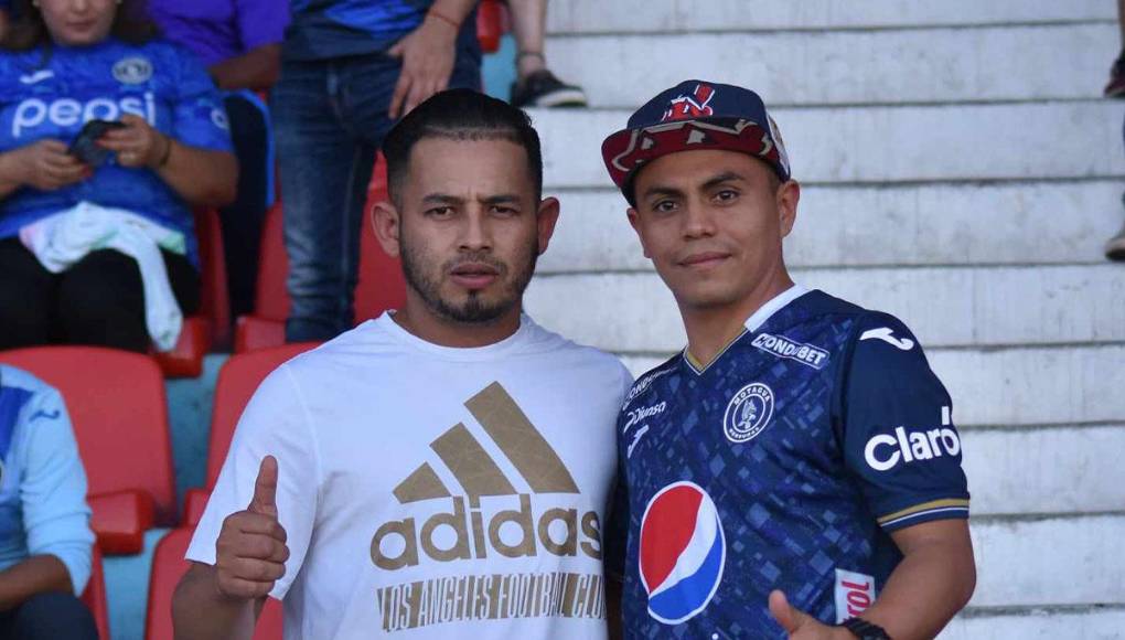 Aficionados llegaron al estadio para presenciar del clásico de las M