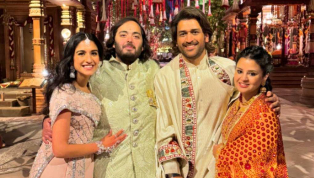 La guía de las invitaciones reveló el vestuario temático para cada noche, desde “Una velada en Everland” hasta “Un paseo por la naturaleza” y finalmente “Tusker Trails y Hashtakshar”, cada uno con un código de vestimenta elegante acorde a la ocasión.