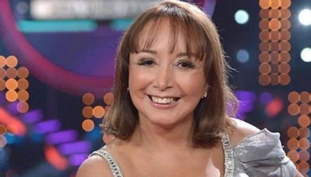 “Sí y te voy a decir por qué; espero que sea una gira larga, bastante extensa. Entonces, si tengo 74 años ¿Cuántos años más puedo estar en un escenario? Yo no quiero dar lástima a la gente, entonces ‘Los huevos de mi madre’ sí va a ser lo último, porque así quisiera seguir haciendo la Chilindrina, no iba a ser con el mismo entusiasmo y la energía de los bailes y las coreografías”, dijo la actriz. 