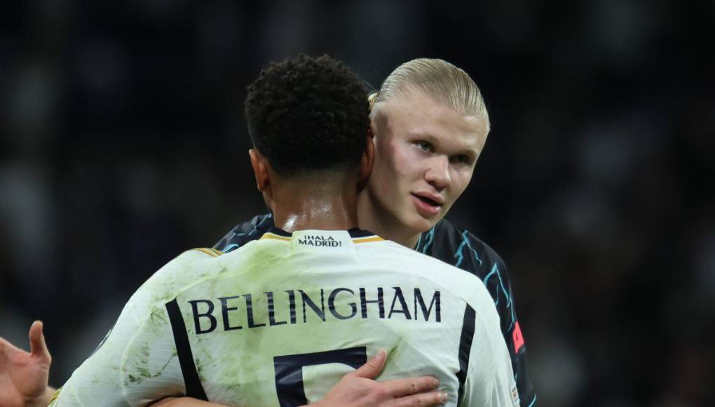 Bellingham y Haland fueron compañeros en el Dortmund y tras el final del juego conversaron por unos minutos.