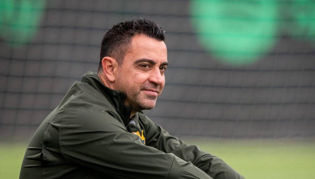 “Esto no es el club de hace 25 años”, señaló Xavi y desde la junta afirman que se han gastado lo que tenían y lo que no en traer 24 fichajes que han costado 260 millones a base de hipotecar al club.
