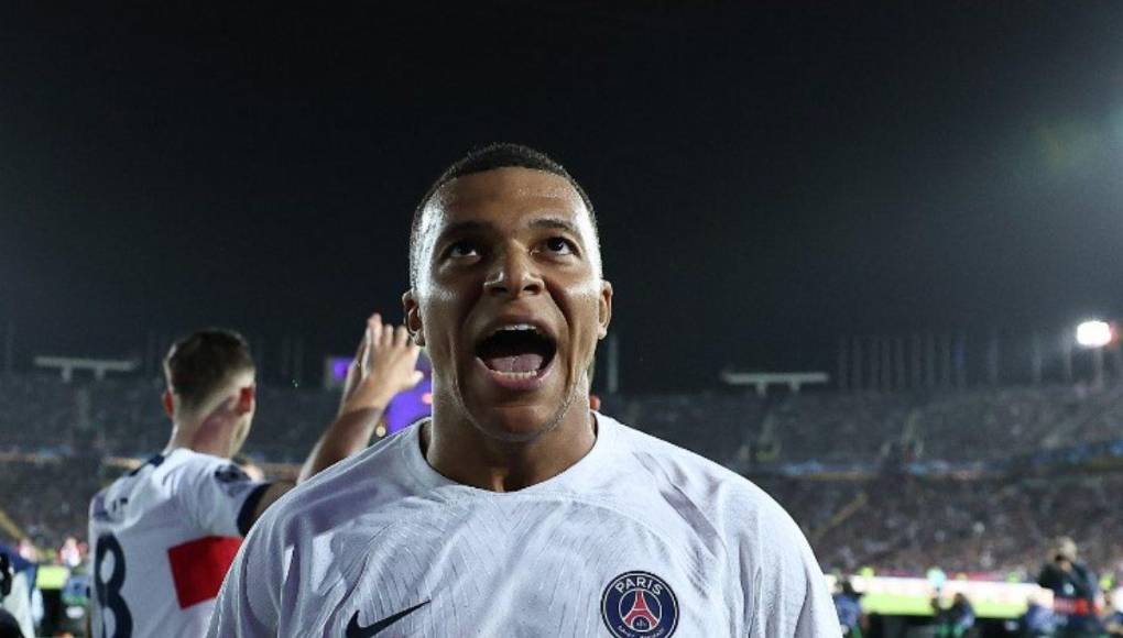 Muchos medios franceses han destacado que Mbappé ya tendría un precontrato firmado con Real Madrid. De fichar no habrá millones en la transferencia con PSG, pero sí un acuerdo millonario con el futbolista.