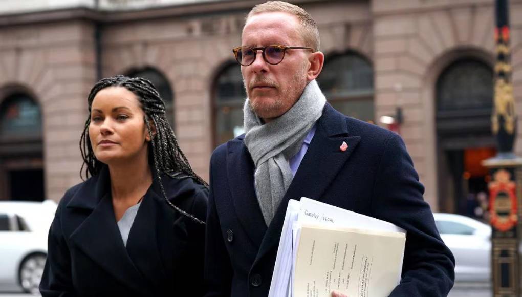 En una vista judicial el pasado marzo, la abogada Lorna Skinner, representante de Blake y Seymour, dijo que los dos debían recibir “al menos sumas de seis cifras” de Fox.