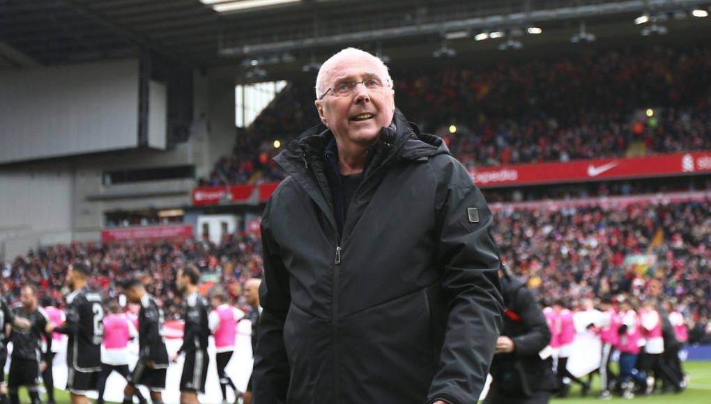 El diario sueco Aftonbladet aseguró que hace un año Eriksson se desplomó en su casa y los estudios médicos que le practicaron descubrieron que había sufrido un derrame cerebral y tenía cáncer de páncreas. “Se puede ralentizar el curso de la enfermedad, pero no se le puede operar”, informó ese medio.