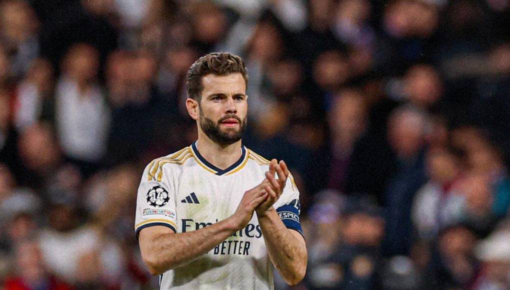 “Nacho abandona el fútbol de élite, abandona el Real Madrid. Tiene ofertas para seguir compitiendo al máximo nivel, pero no quiere competir contra el equipo de su vida, y prefiere aceptar una buena oferta económica del extranjero”, agrega la prensa española.