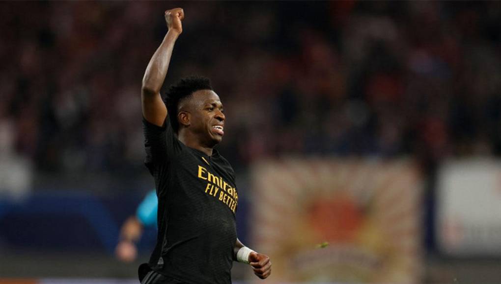 Vinicius no pudo marcar, pero llevó peligro al área de Leipzig.