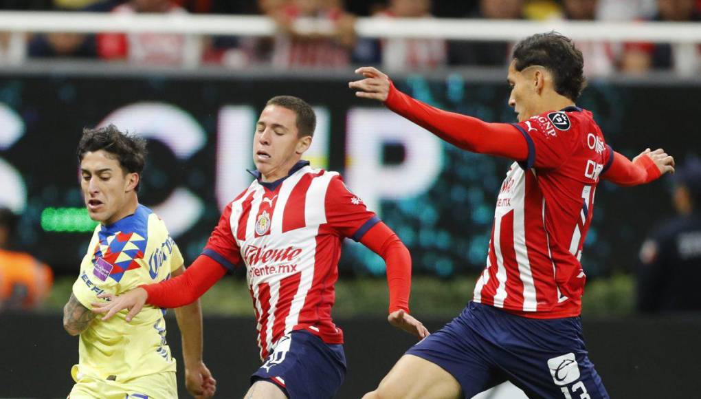 El sábado 9 de marzo, el América presentó una queja formal ante la Concacaf contra la afición del Guadalajara ante los cánticos racistas hacia su delantero Quiñones.