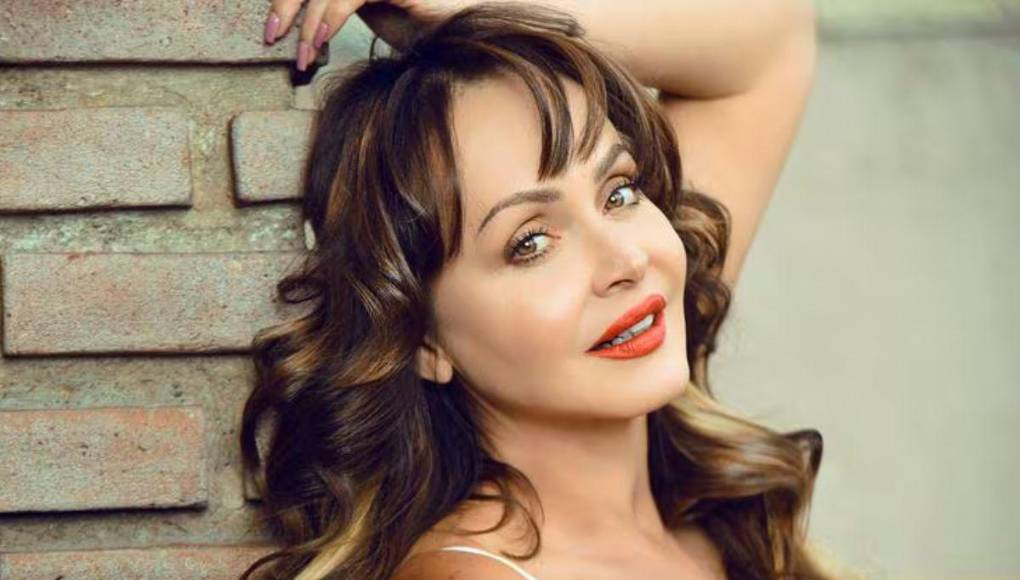 Recientemente, la prensa cuestionó a Gaby Spanic sobre su opinión de la nueva temporada de ‘La casa de los famosos 4’ de Telemundo, el mismo reality en el que participó en su primera edición. La actriz, asqueada, respondió que no tenía tiempo de ver este programa.
