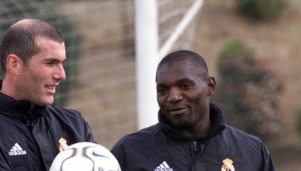 Además de haber sufrido un “shock emocional” por la situación descubierta, el ex jugador de 45 años informó que la mujer de los hijos gemelos nacidos el 5 de junio de 2008, cuatro años antes del matrimonio, los confirmó como suyos cuando en realidad su verdadero padre es una ex pareja de su esposa