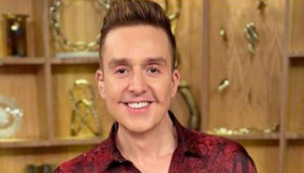 El reconocido conductor de televisión mexicana, Daniel Bisogno, ha despertado preocupación en el mundo del espectáculo tras ser intubado en terapia intensiva debido a complicaciones pulmonares, según informó Pati Chapoy durante la transmisión del programa ‘Ventaneando’ el pasado 20 de febrero.
