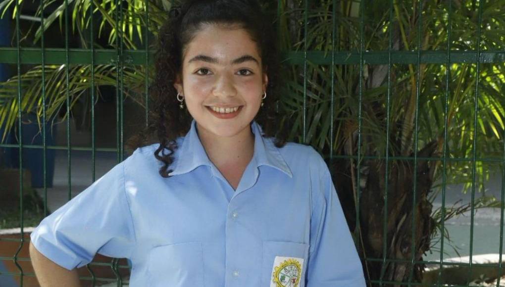 Astrid Valle contó que dentro de sus sueños es convertirse en una ingeniero industrial y que lo alcanzará con la ayuda de Dios y la ayuda de sus padres.