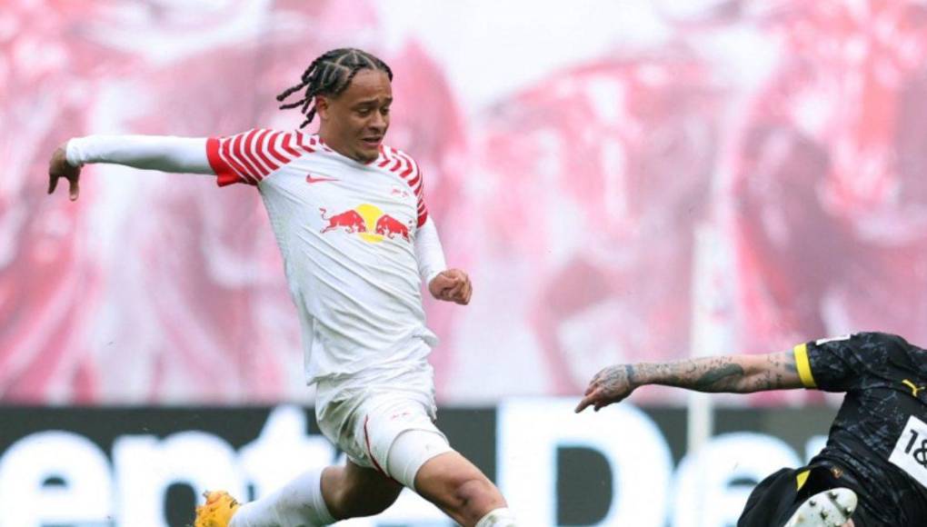 ”Barcelona va por Xavi Simón y él está loco por jugar”, señala la prensa de España.