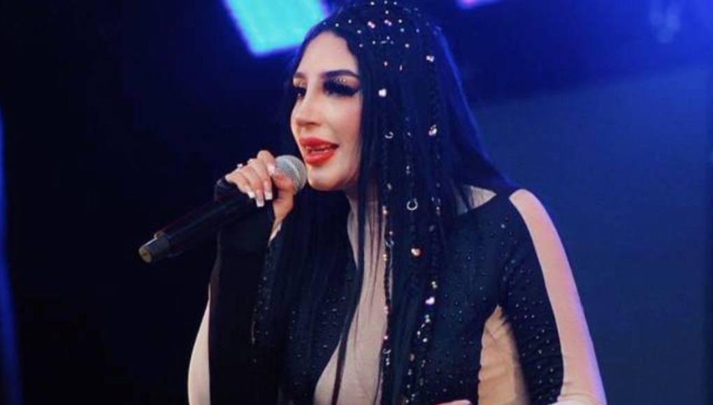 Una profesionista de extensiones revela que aceptó colaborar con Bellakath, pero presuntamente la intérprete de la ‘Gatita’ no cumplió el acuerdo.