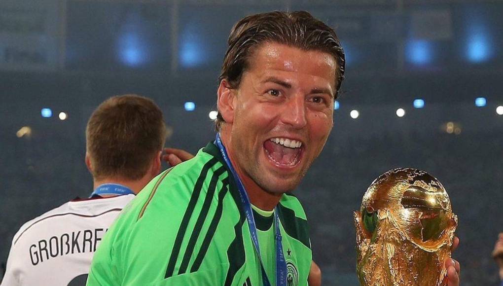 Weidenfeller integró el plantel de Alemania que se consagró en el Mundial de Brasil 2014 ante la Selección Argentina. En ese momento, estaba en pareja con Rossenbach y pocos meses después se casaron. En 2018 tuvieron a Leonard, su primer hijo, y Luna llegó en mayo de 2023. Sin embargo, medio año después se separaron.