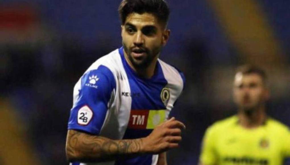 Alcoyano de la tercera de España fue el último club en la carrera de Jona Mejía. El equipo informó que el atacante se retiraba por problemas personales y familiares.