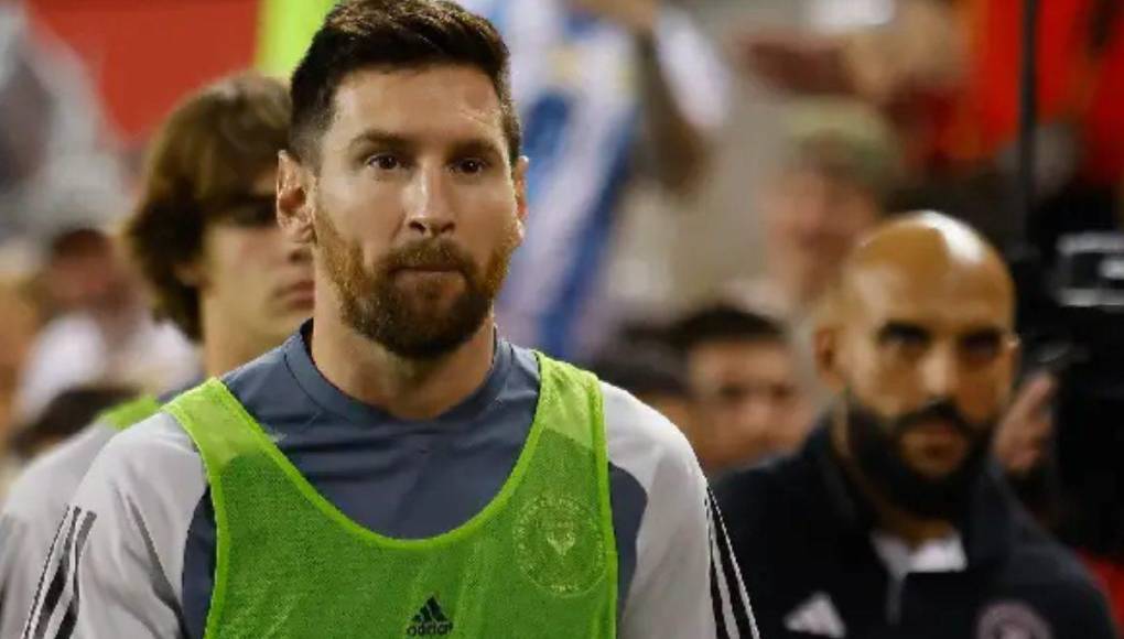 Messi estará ausente un par de días por una lesión. 