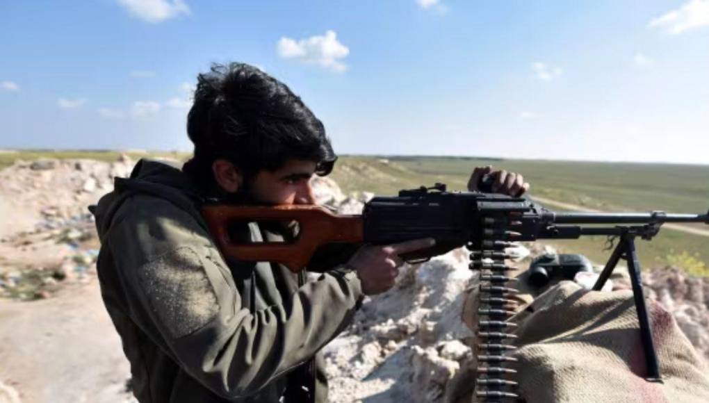 No significa que esa amenaza no existiera ya porque está demostrado que los yihadistas atacan allí donde pueden para intentar cometer masacres, como ocurrió recientemente en una discoteca de Moscú. Contra este local no había una amenaza concreta y, sin embargo, fue el elegido por los asesinos.