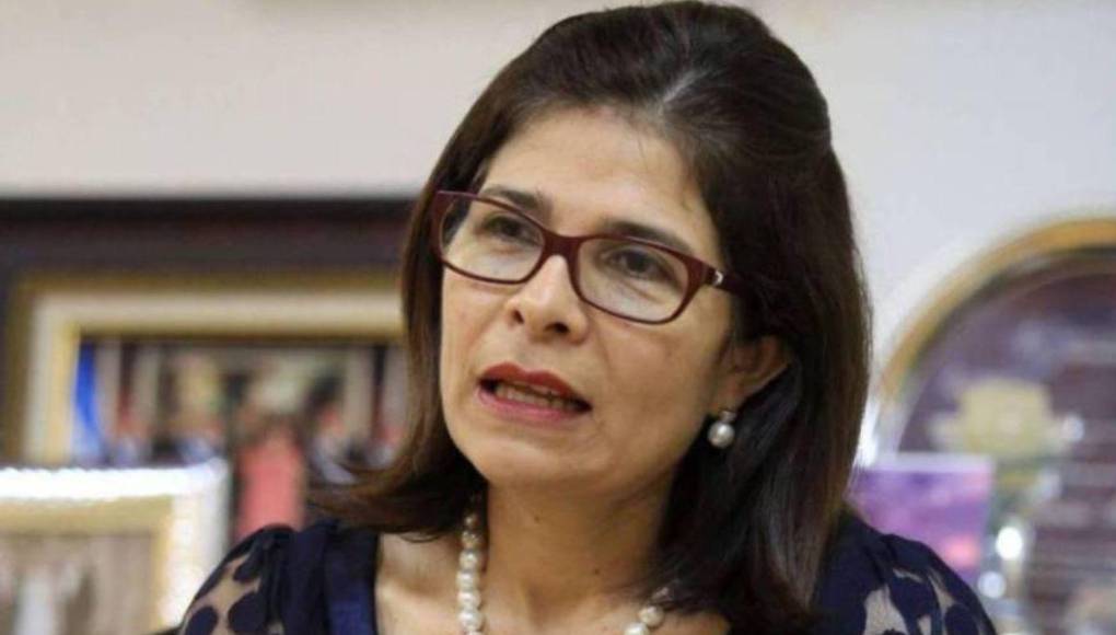 <b>Hilda Hernández:</b> Devis Leonel Rivera, alias el Cachiro testificó que en 2012 le entregó 250 mil dólares a Hilda Hernández para que le entregara a Juan Orlando Hernández. Afirmó que le había enviado el dinero a JOH para protección para Los Cachiros.