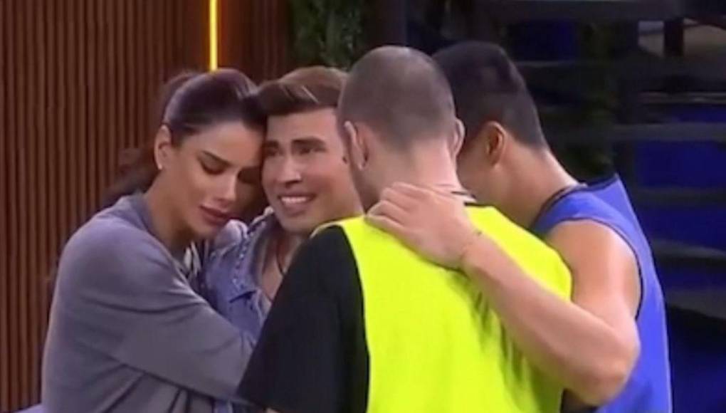 “Yo creo que en la casa se vive un estrés. Es una pelea constante. Todos los días, una discusión con mis compañeros. Todos los días, la estrategia. Yo creo que el juego sí me consumió. Llegó un momento en que se fundió mi cerebro”, dijo.