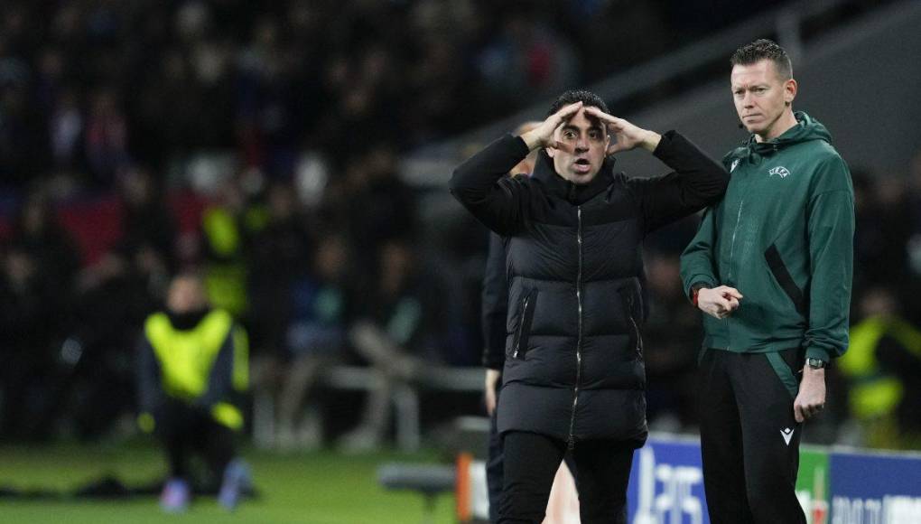 Xavi vivió con mucha intensidad lo ocurrido en el Barcelona vs Napoli.