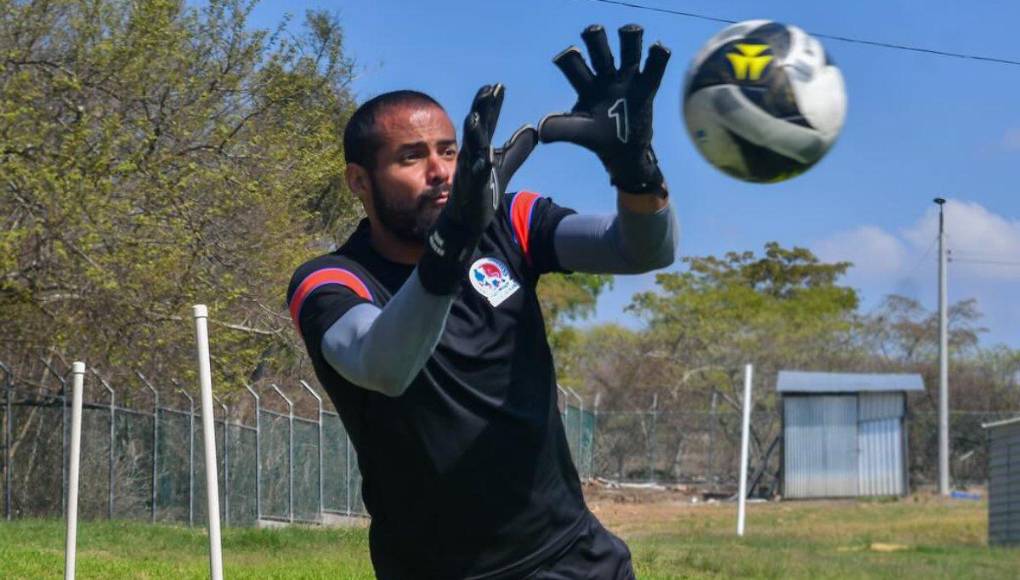 Edrick Menjívar: Es el portero titular del Olimpia.