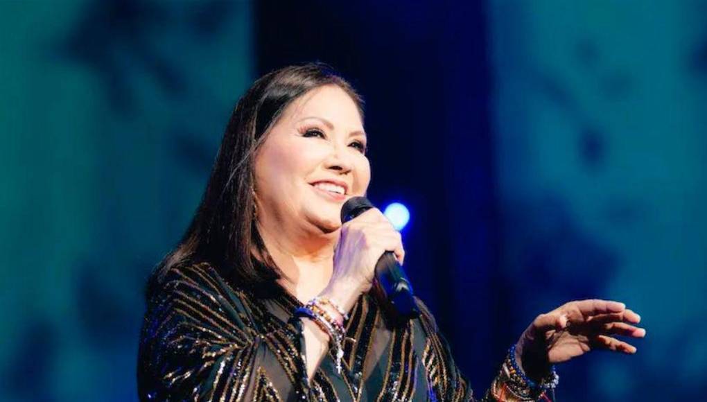 “Les agradezco mucho su comprensión. No me suelten de la mano (...) pero por mi salud es que yo me tengo que cuidar para poder cumplir con toda la gira hasta diciembre”.