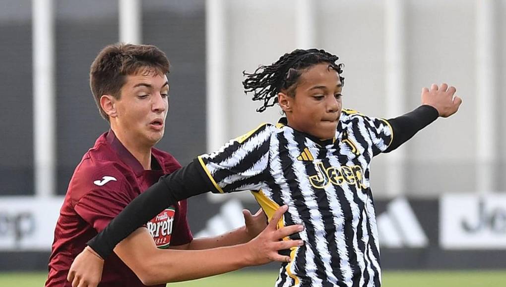 Luis Gabriel Suazo es delantero y en las informaciones se destaca su velocidad, como lo hizo su padre. Estuvo en categorías inferiores de la Juventus y ha ascendido poco a poco.