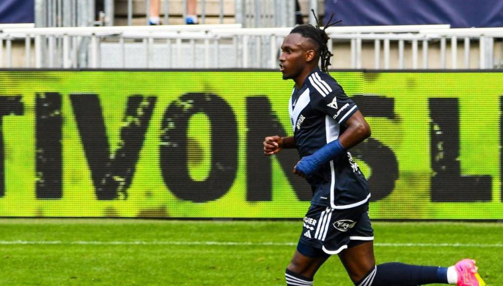 Sin embargo, este sábado se encendieron las alarmas en la Ligue 2 de Francia tras el fuerte impacto que tuvo el hondureño.