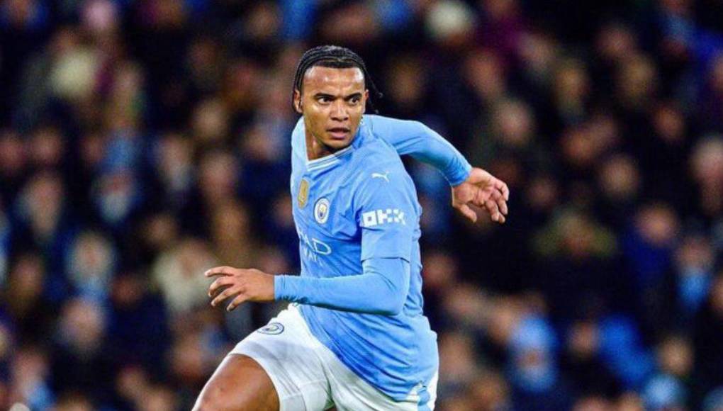 Manuel Obafemi Akanj: El suizo estará como lateral por la banda izquierda.