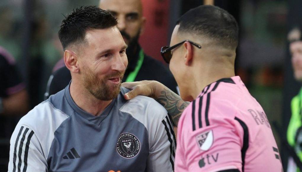 Messi y Daddy Yankee fueron captados de manera muy sonriente.