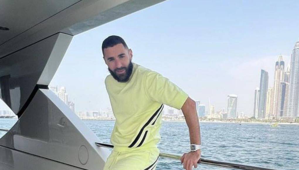 El delantero recaló el verano pasado en Al-Ittihad tras su salida del Real Madrid. Hoy deja abierto su futuro: “Cada día hay muchas novedades. A ver”.