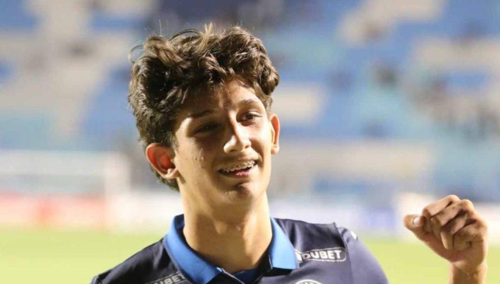 El joven futbolista aseguró que toda la semana se entrenó con sus compañeros de las reservas, de las cuales es el goleador y no se imaginó que iba a debutar en la jornada 15 del Clausura 2024 de la Liga Nacional.