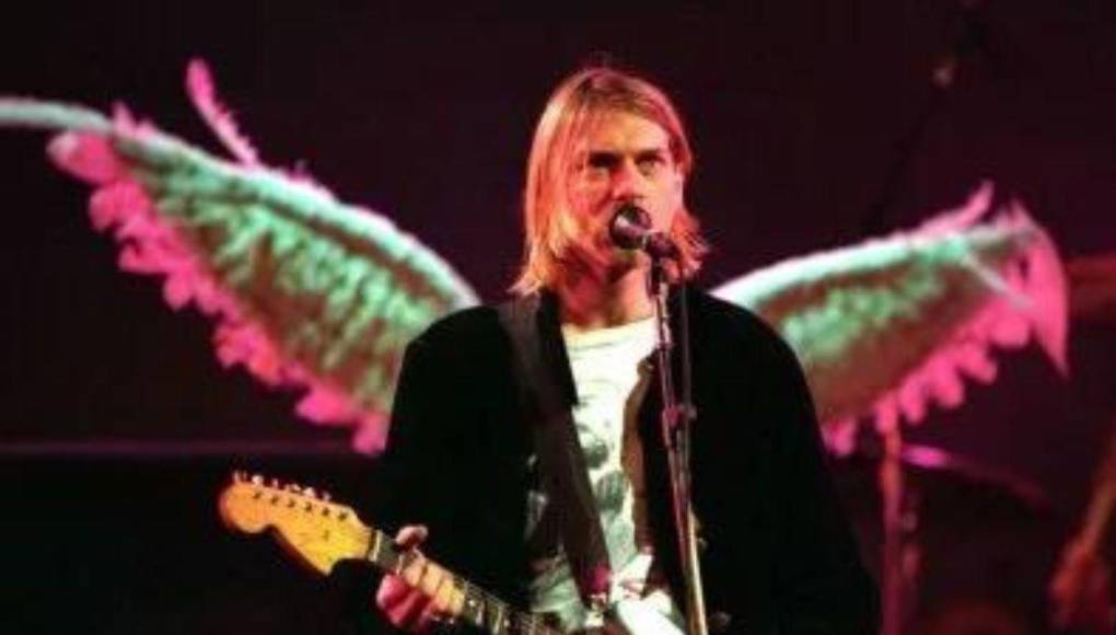 Kurt Cobain había intentado paliar su dolor intentando quitarse la vida en varias ocasiones. Lo hizo el 5 de abril de 1994 aunque no fue hasta tres días después cuando su cuerpo fue localizado. Familiares y amigos no cesaban de buscarlo y fue un electricista quien lo encontró por casualidad mientras trabajaba en el exterior de su casa.