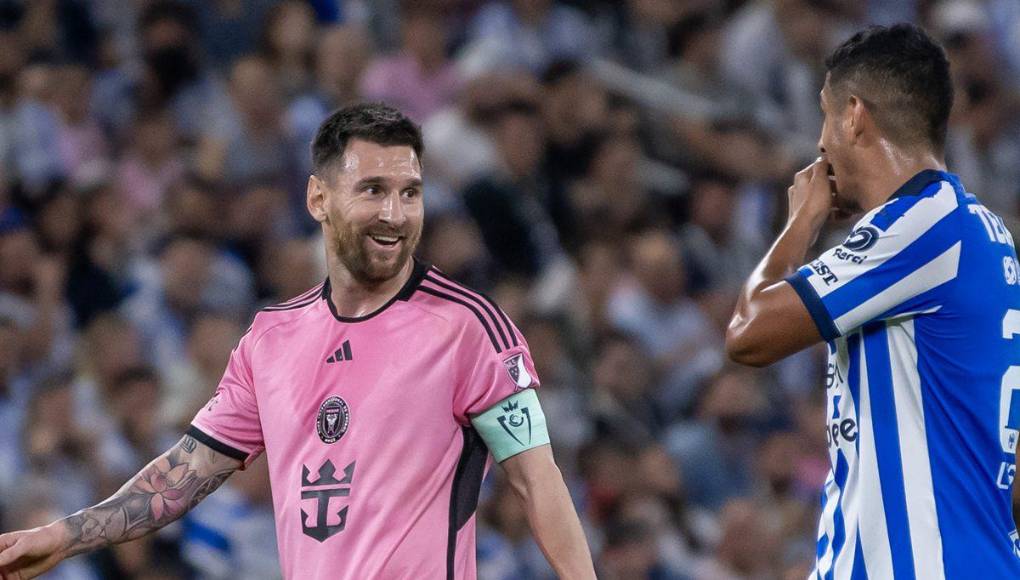 Messi y Luis Romo se dijeron un par de cosas.