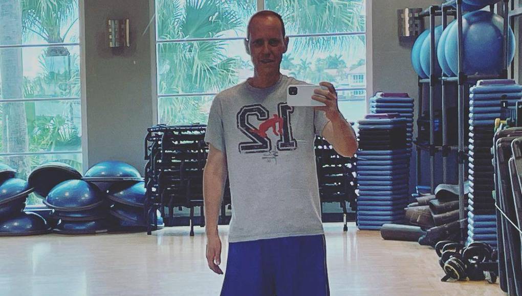 Sin embargo, en las últimos horas volvió a ser tendencia en las redes sociales porque su aspecto ha cambiado por completo. Ahora luce muy delgado, sin cabello y esto generó una gran inquietud entre sus seguidores.