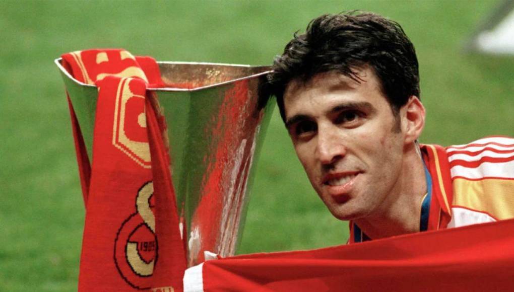  La tienda de mi mujer fue atacada, mis hijos acosados, mi padre fue encarcelador y todos mis bienes confiscados”, apunta Hakan Sukur.